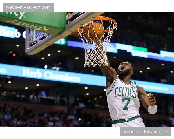 战术复盘：凯尔特人无限换防体系成功锁死恩比德，迫使其出现8次失误